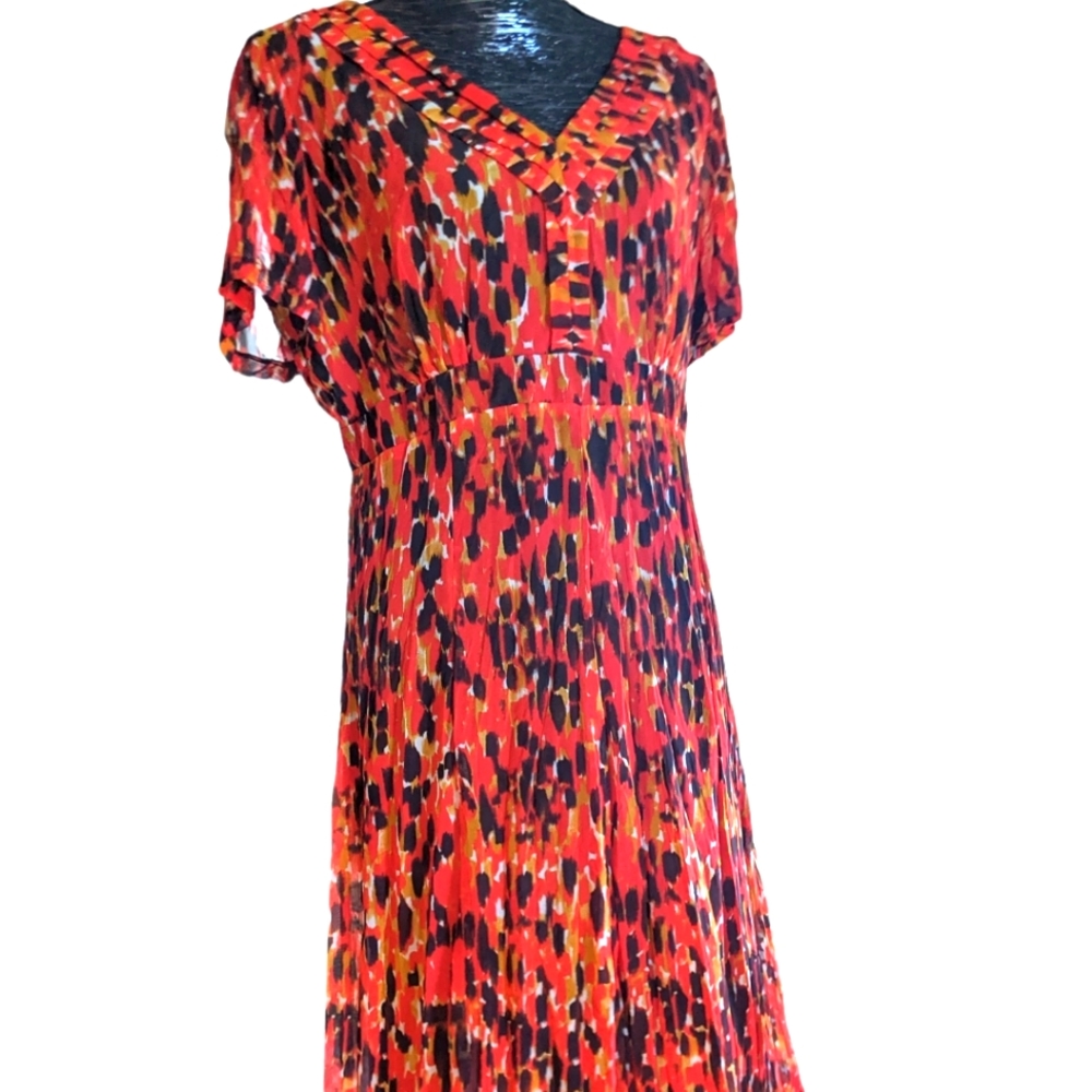 Boutique Summer maxi dress with lining umbra bottom colorful pattern size large